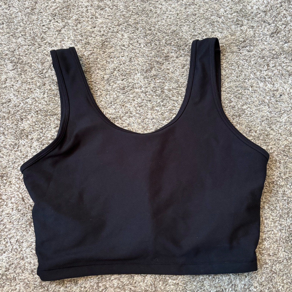 Black crop tank